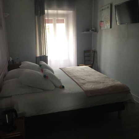 Hotel L'Un Des Sens Villefranche-de-Lonchat Zewnętrze zdjęcie