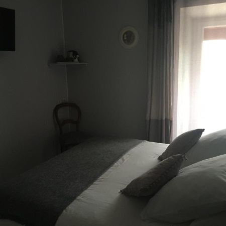 Hotel L'Un Des Sens Villefranche-de-Lonchat Zewnętrze zdjęcie