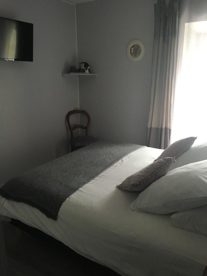 Hotel L'Un Des Sens Villefranche-de-Lonchat Zewnętrze zdjęcie