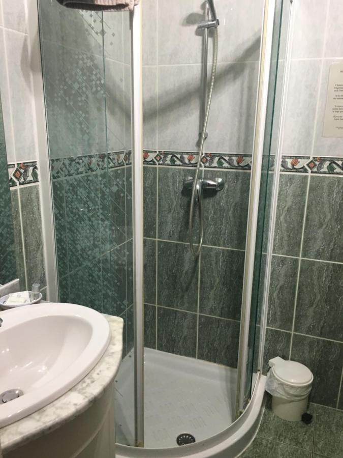 Hotel L'Un Des Sens Villefranche-de-Lonchat Zewnętrze zdjęcie