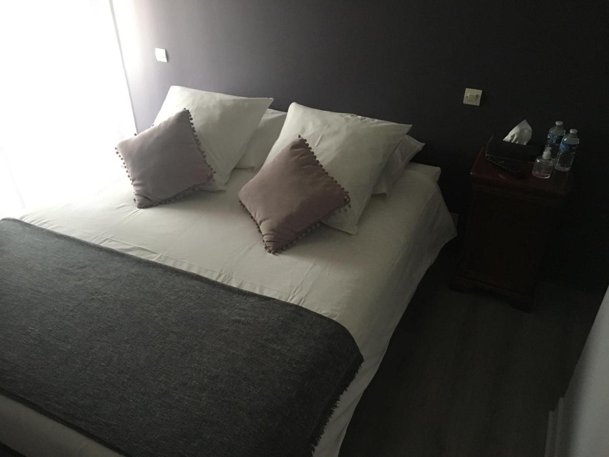 Hotel L'Un Des Sens Villefranche-de-Lonchat Zewnętrze zdjęcie