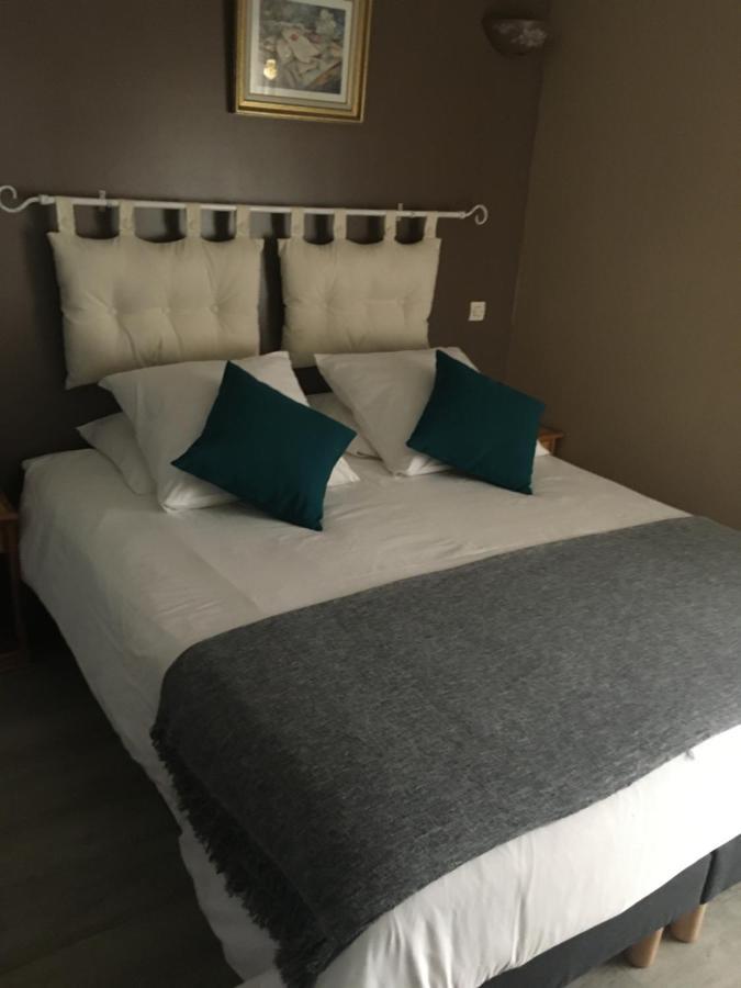 Hotel L'Un Des Sens Villefranche-de-Lonchat Zewnętrze zdjęcie