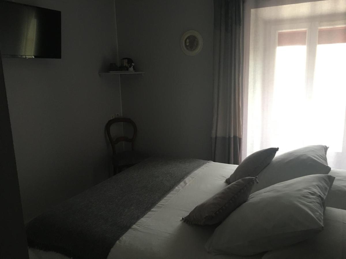 Hotel L'Un Des Sens Villefranche-de-Lonchat Zewnętrze zdjęcie