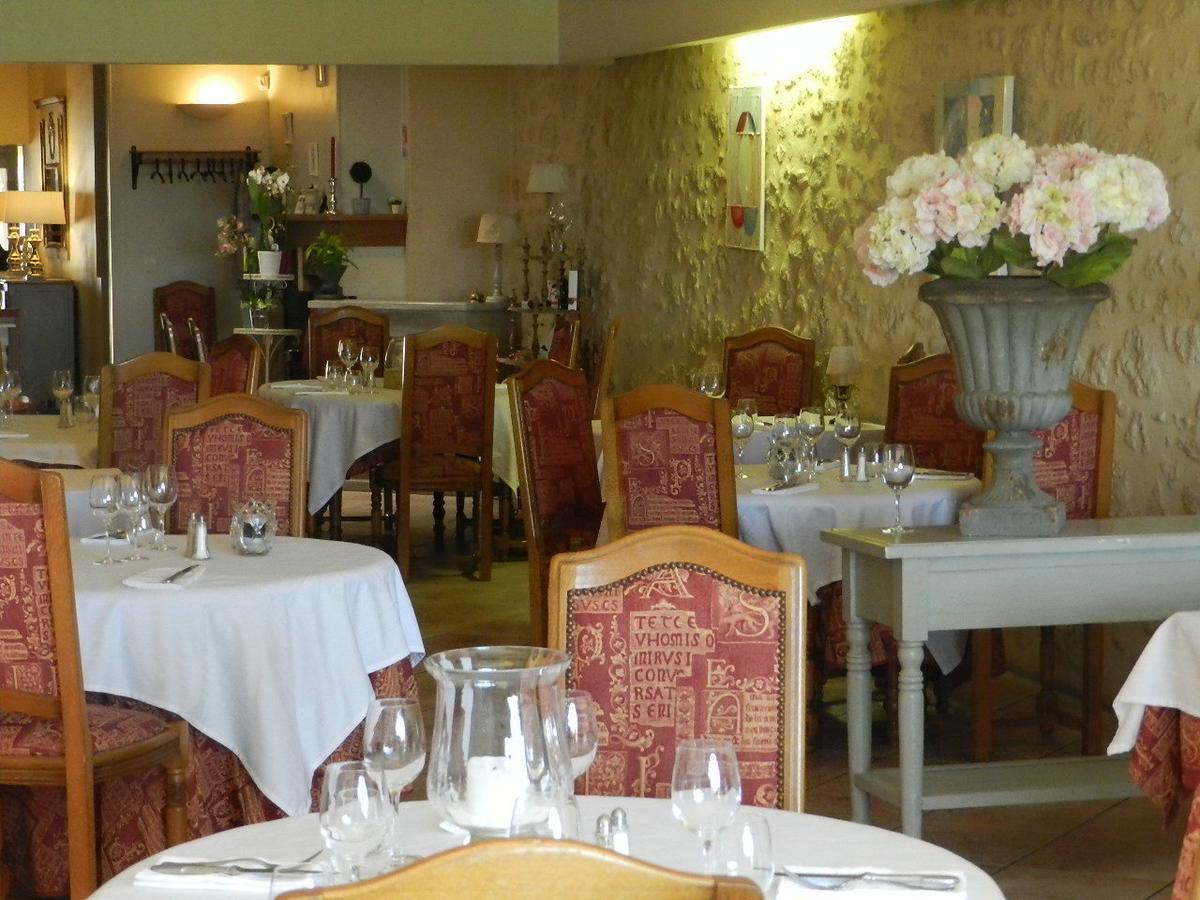 Hotel L'Un Des Sens Villefranche-de-Lonchat Zewnętrze zdjęcie